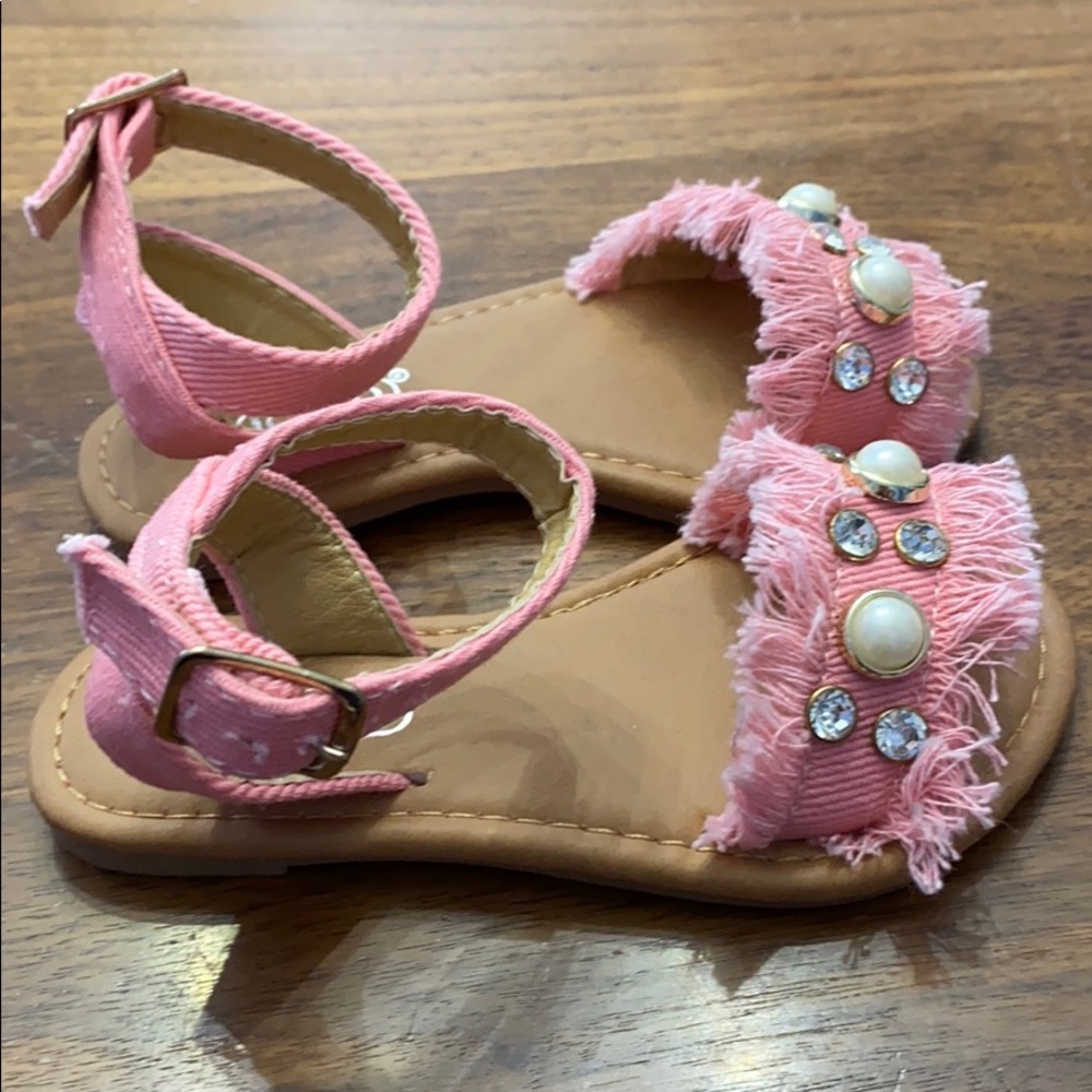 New in box size 7 sandals